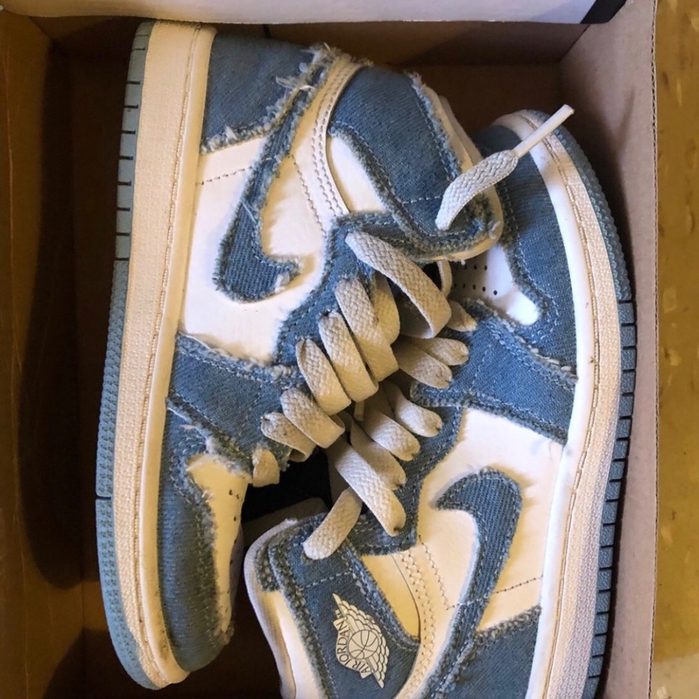 Kids sneaker bundle - Picture 3 of 3